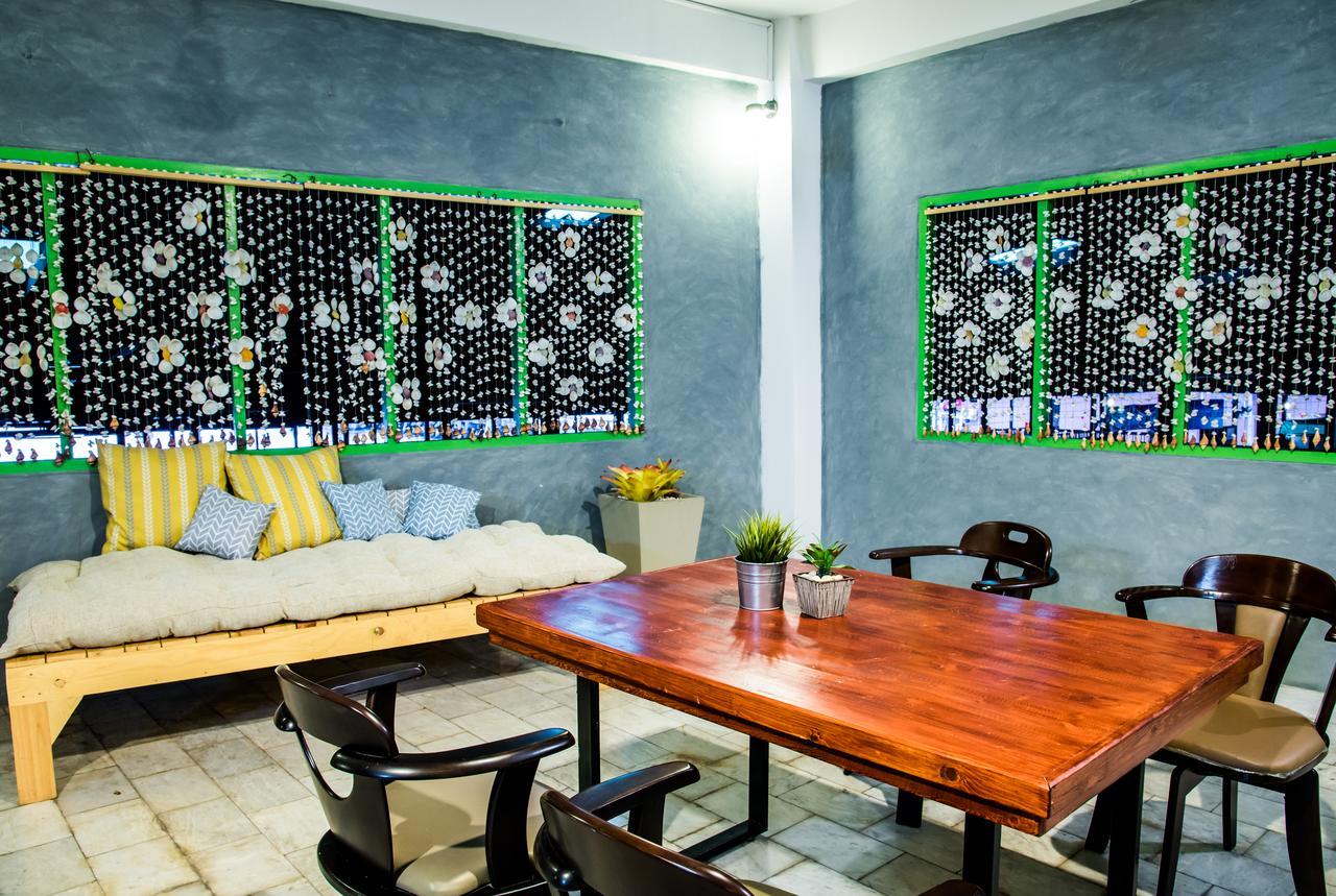 I Na Seaview Hostel Rayong Exterior photo