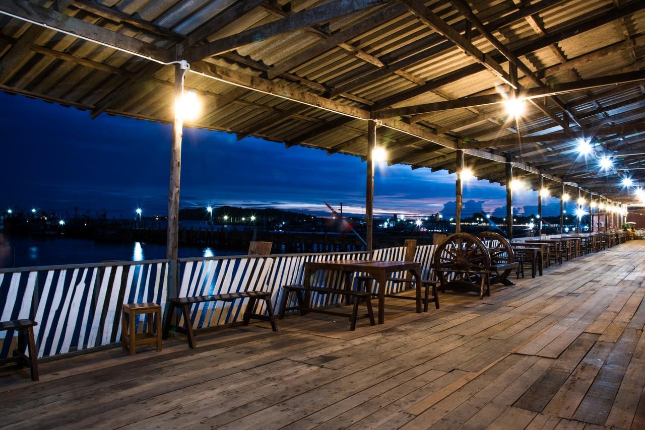 I Na Seaview Hostel Rayong Exterior photo
