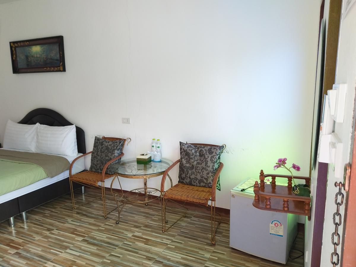 I Na Seaview Hostel Rayong Exterior photo